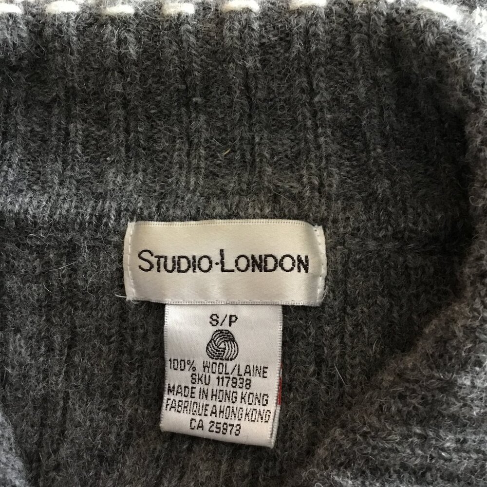 Sweater - Picture 3 of 5